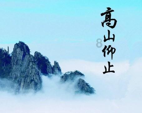 沙滩游玩的女孩们